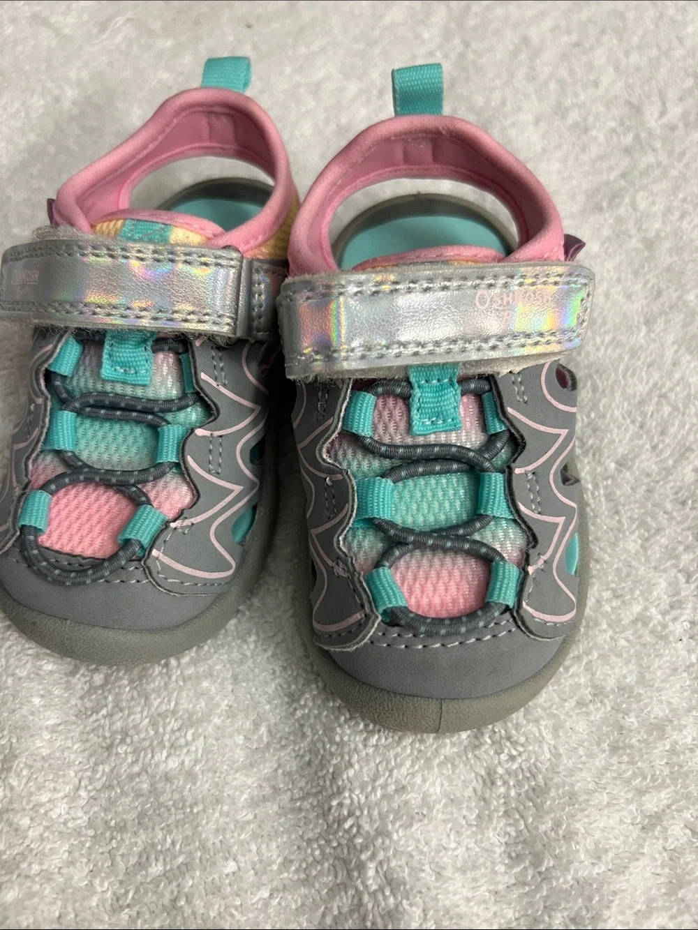 OshKosh B'gosh Gray Pink Teal Holographic Strap Kids Sandals (50)